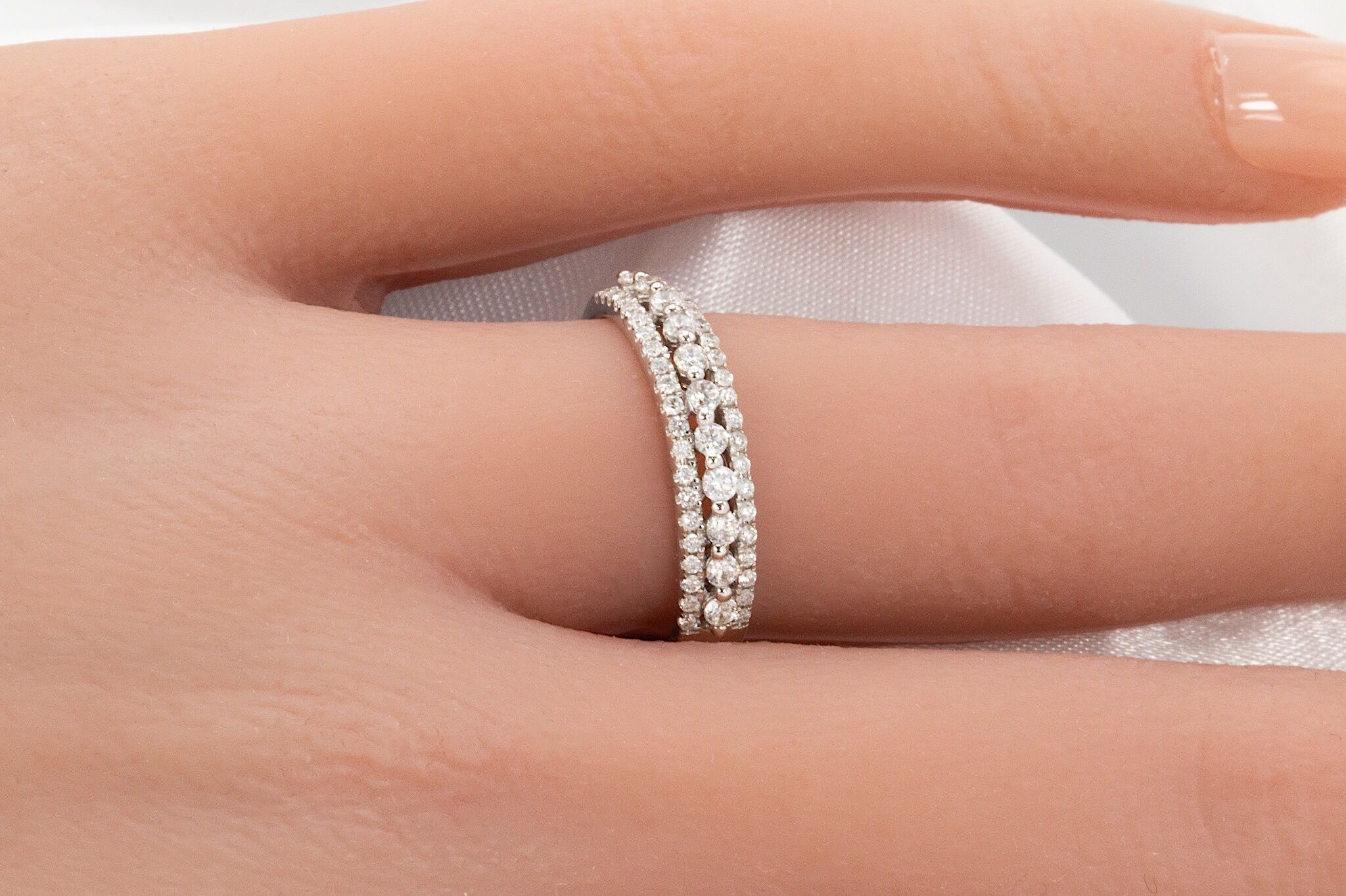 3 row round diamond wedding band