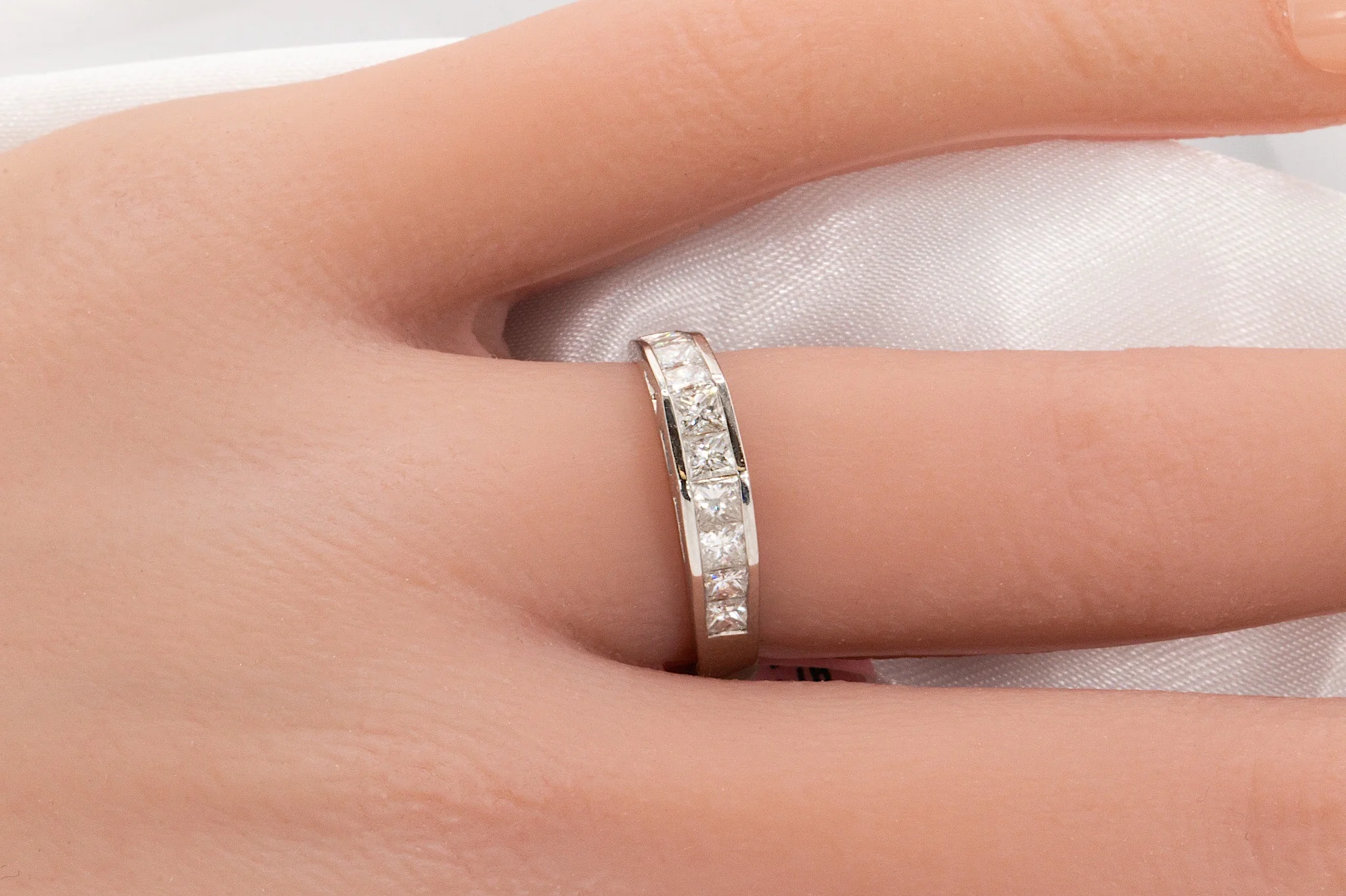 princess cut diamond wedding band