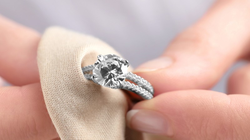 How To Clean White Gold Diamond Ring?  