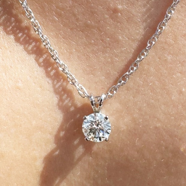 1.51 Carat Diamond Pendant and 14k Necklace