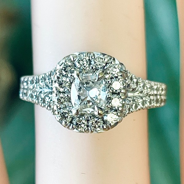 18k Henri Daussi Diamond Engagement Ring