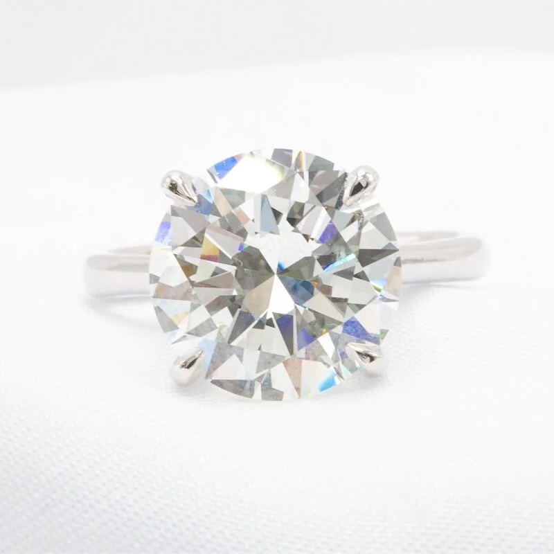 6 carat round cut diamond ring