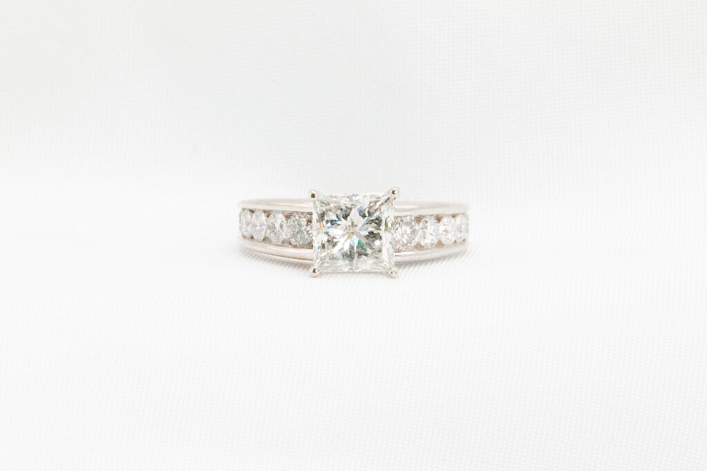 princess cut diamond engagement ring