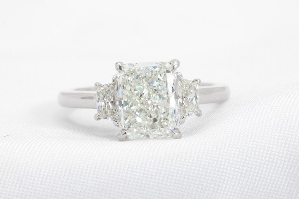 3 stone radiant cut diamond ring