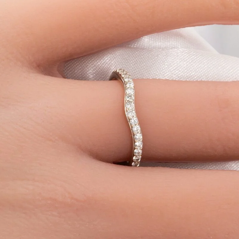 curved diamond wedding band