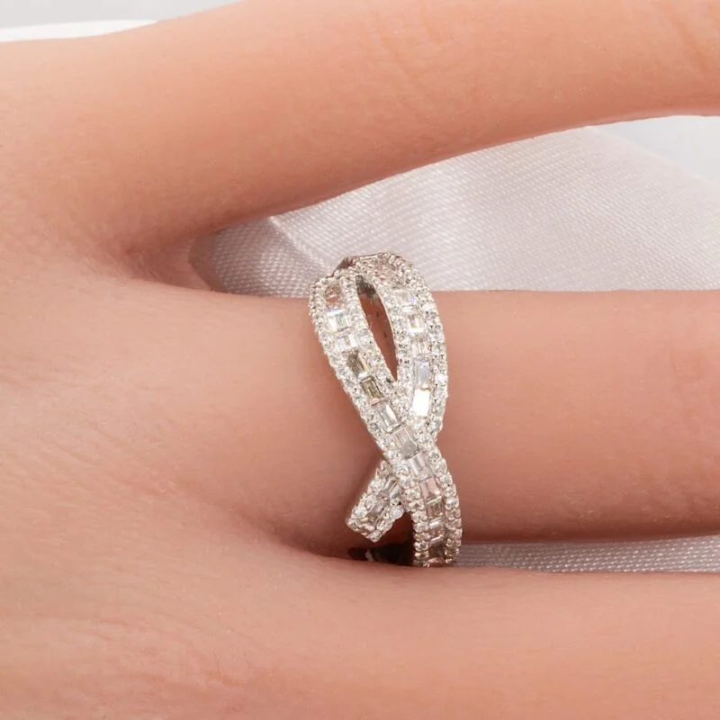 ribbon style diamond wedding band