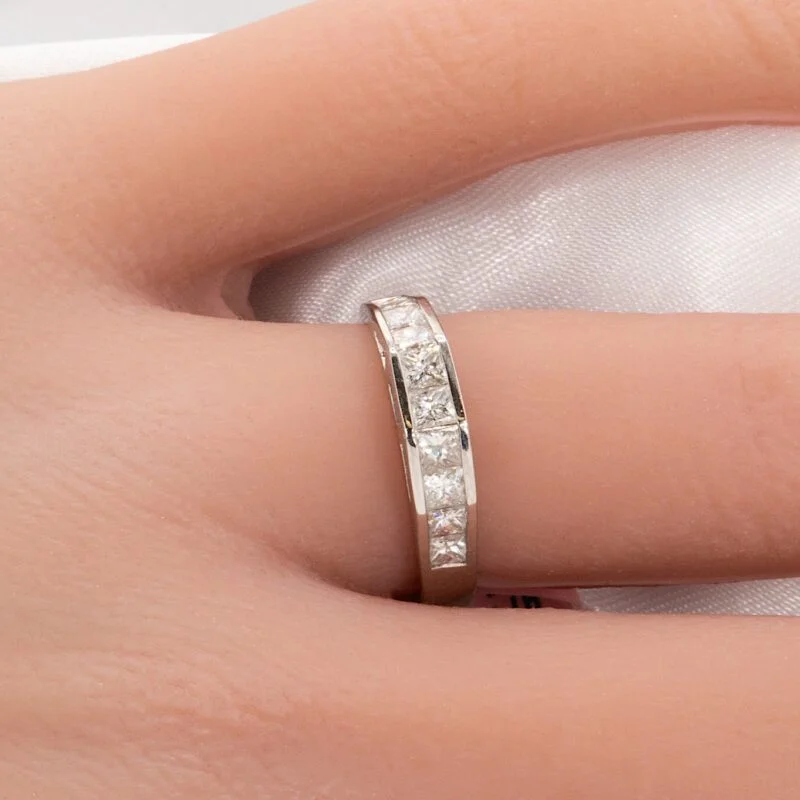 princess cut diamond wedding band