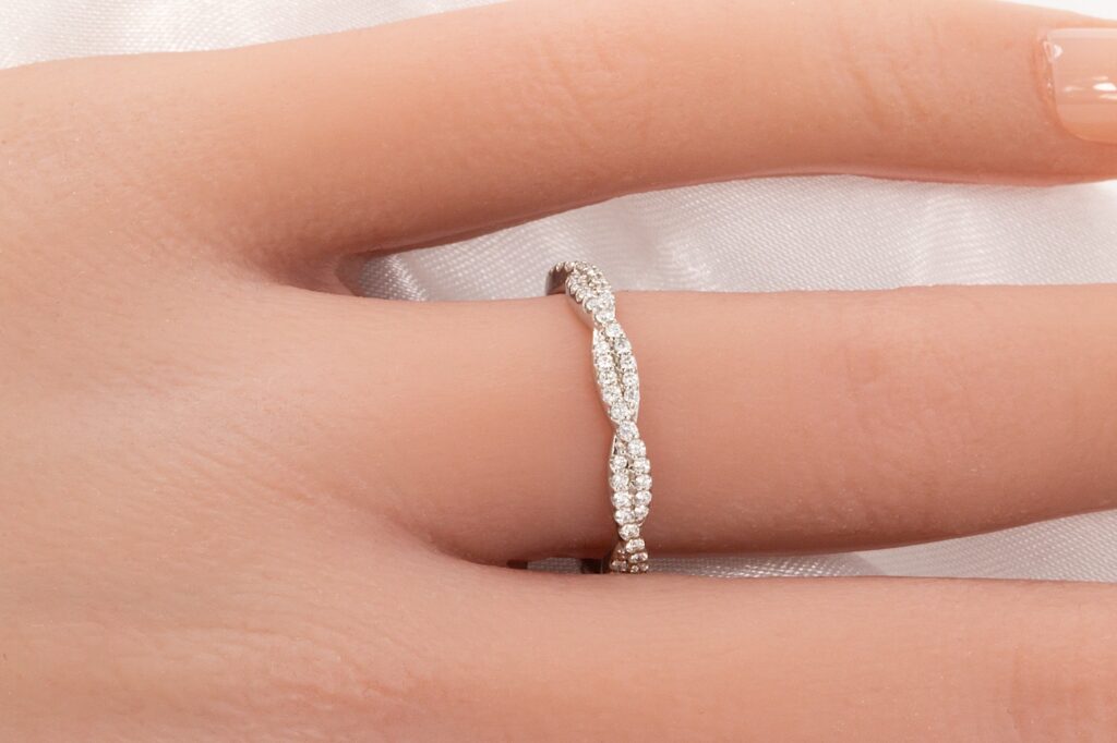 braided diamond wedding band