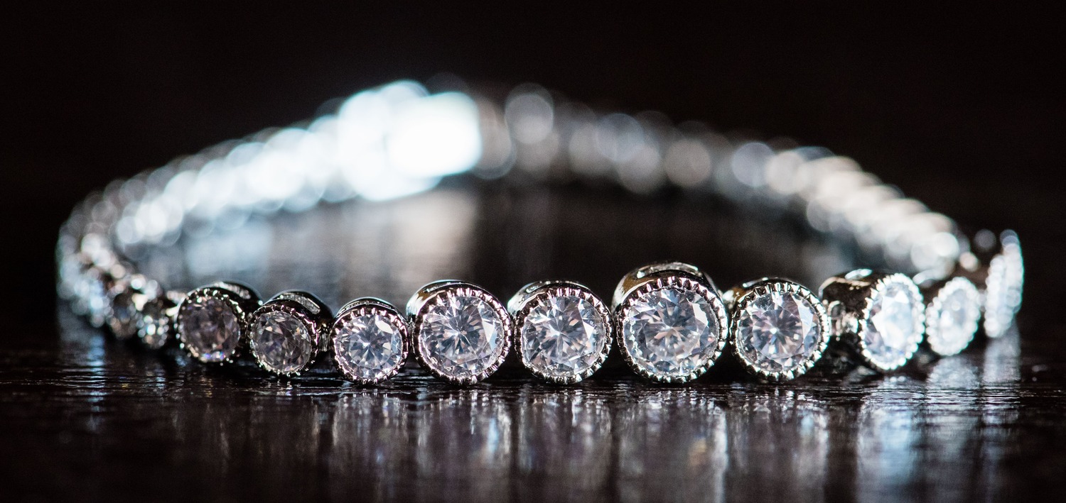 Diamond tennis bracelet inspired by 2026 Grammy Awards jewelry styles